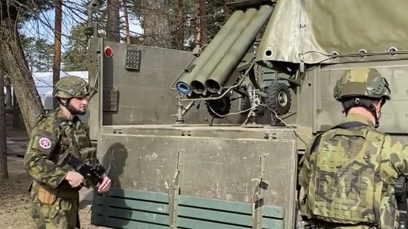 Česká jednotka překvapila spojence z NATO. Na lotyšskou základnu přivezla unikátní vrhač min